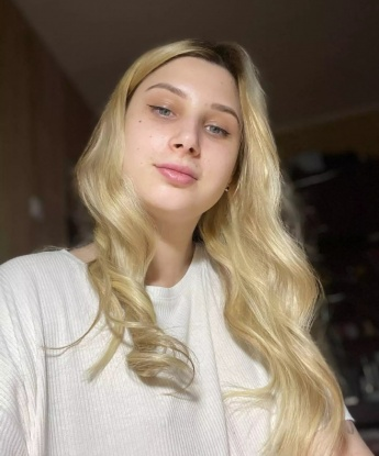 Фото соответствуют действительности. Предлагаю качественные услуги для достойных джентльменов. Массаж, оральный секс, классика, анал и многое другое - всё входит в мою эксклюзивную программу. Ты уверенно оценишь мои навыки и страсть в сексе. Мой опыт и нежные прикосновения обеспечат тебе незабываемые мгновения наслаждения. Запомни, рядом со мной ты окажешься в раю. Удиви меня своими фантазиями... Жду встречи в Москве 🌹💋 792, 20 лет